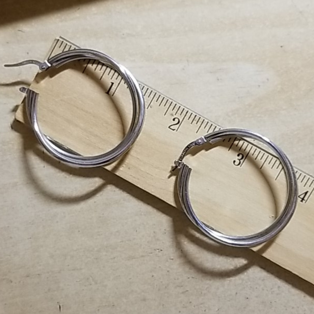<ITALY MILOR> Criss-Crossed Stainless Steel Hoops - Picture 16 of 16